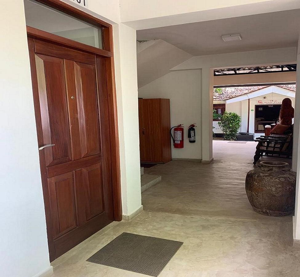Palm Beach Inn & Sea Shells Cabanas Bentota Exterior photo
