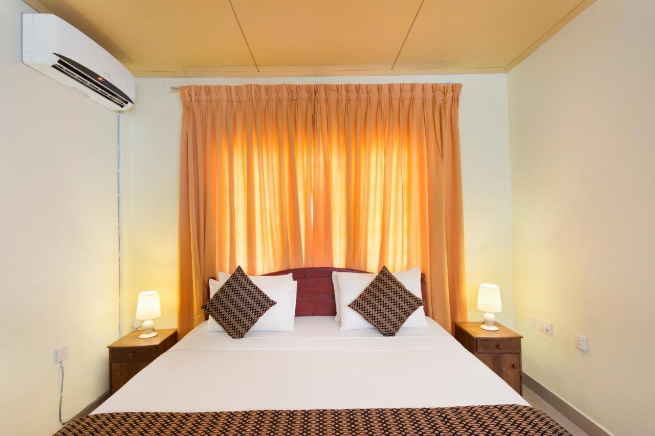 Palm Beach Inn & Sea Shells Cabanas Bentota Room photo